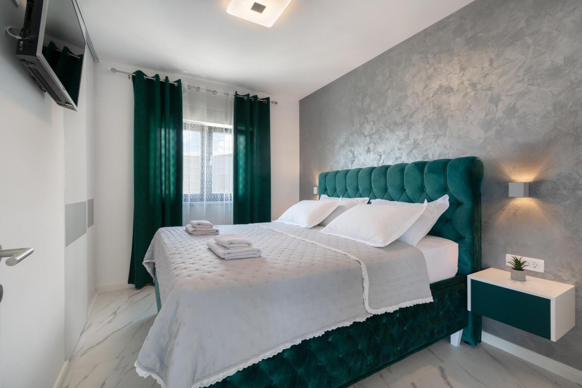 Lux Penthouse Panoramic View With Jacuzzi Leilighet Makarska Eksteriør bilde